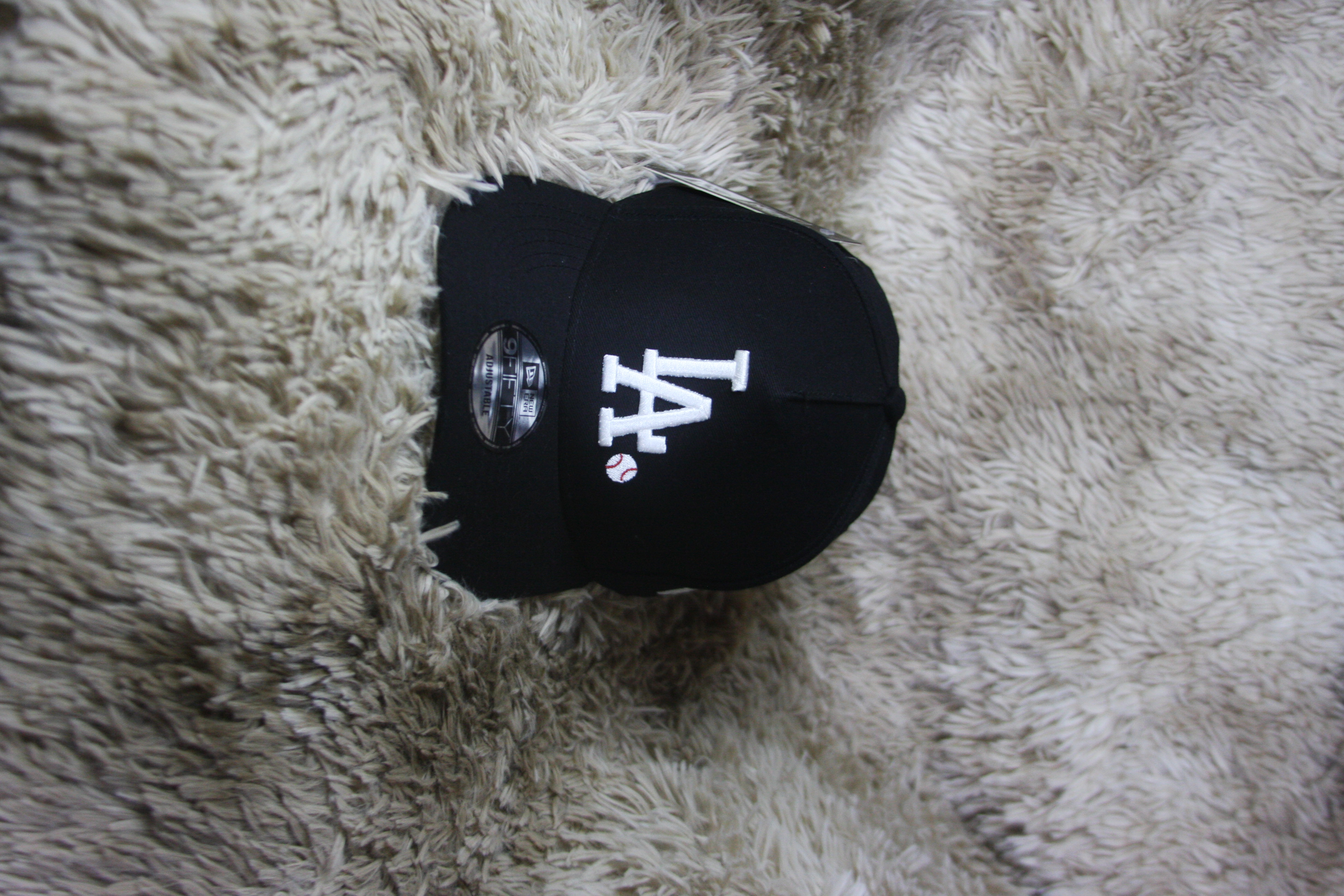 Gorra Negra – Modelo LA (Edicion beisbol)