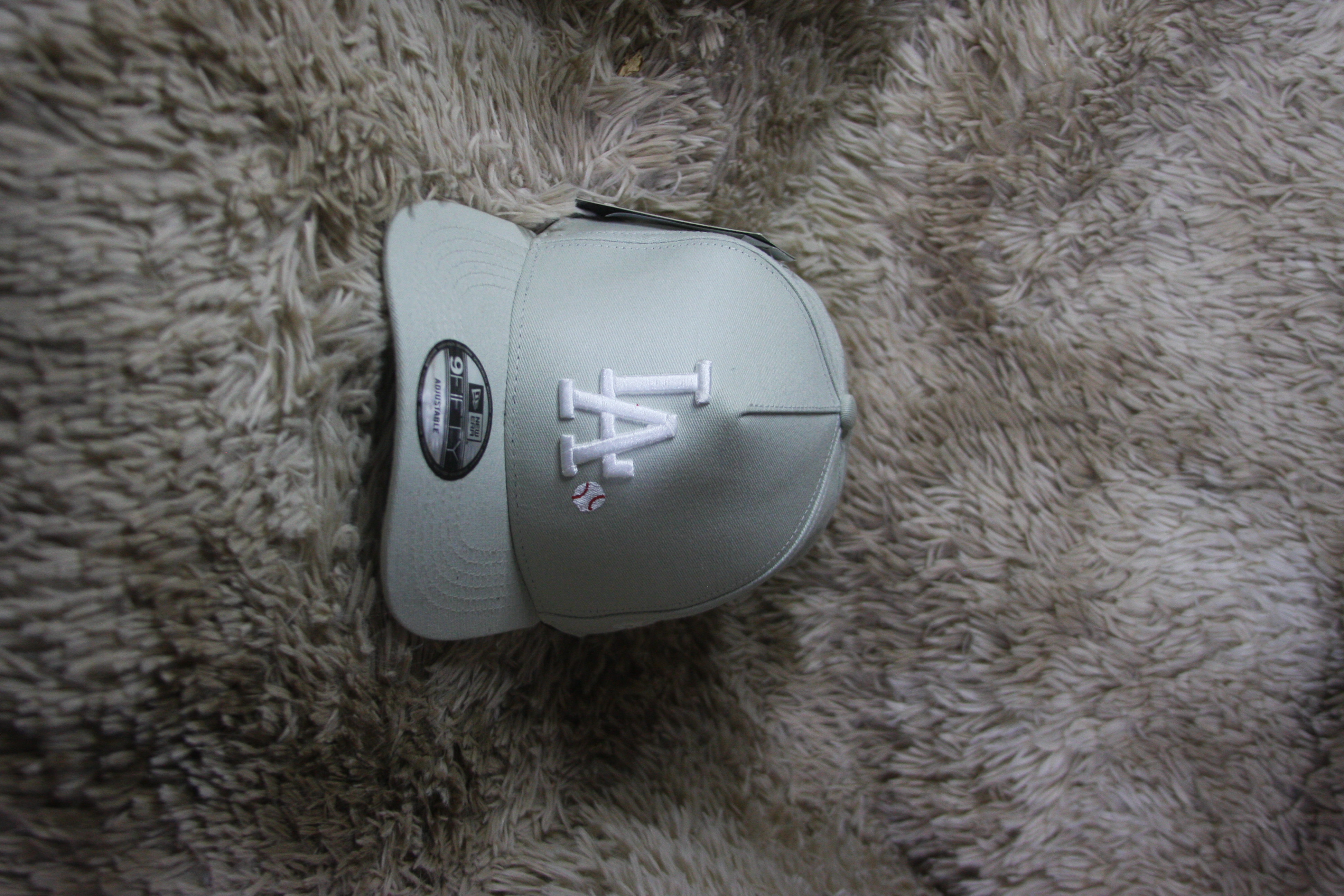 Gorra Gris Claro – Modelo LA Clean