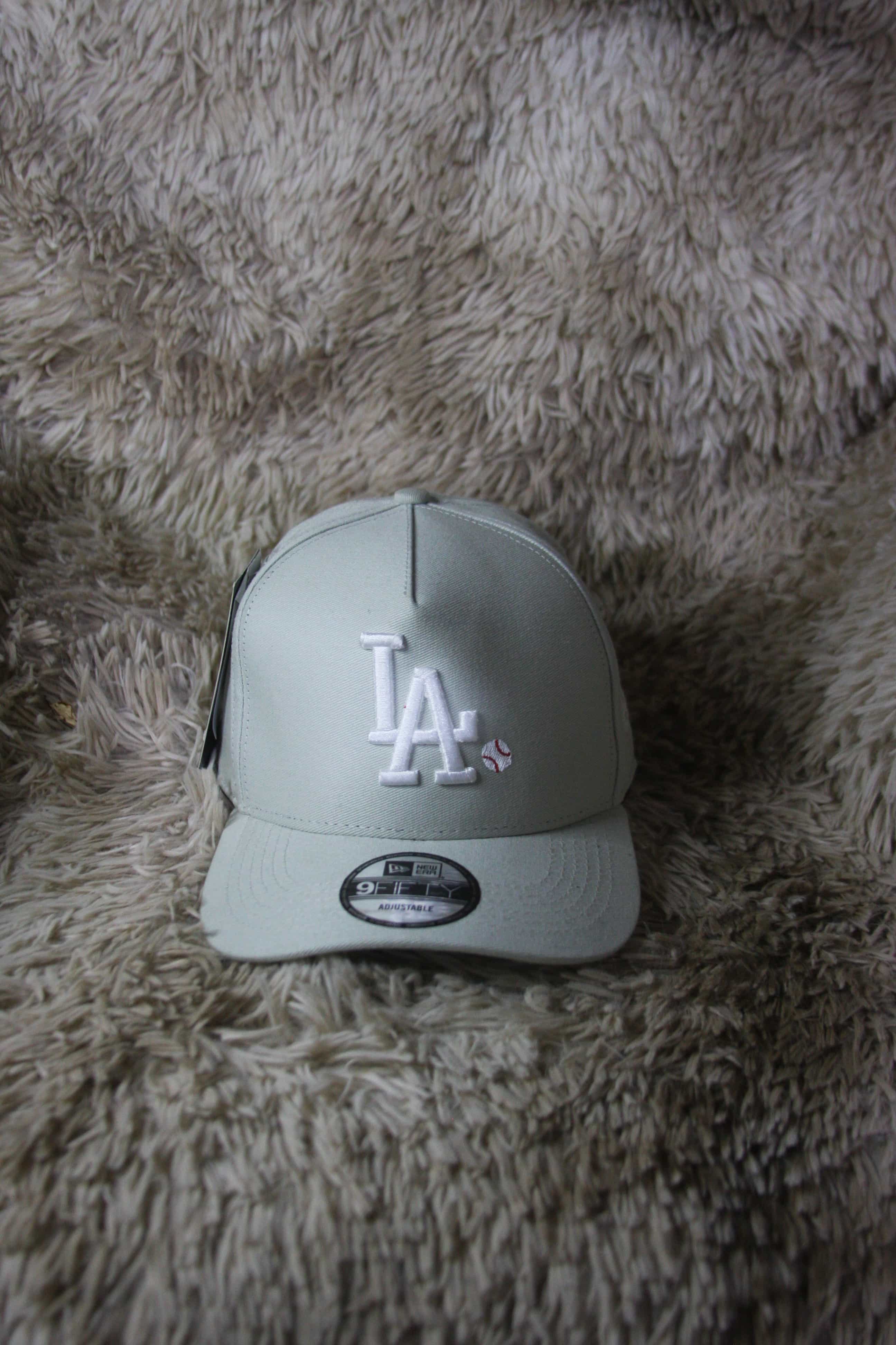 Gorra Gris Claro – Modelo LA Clean