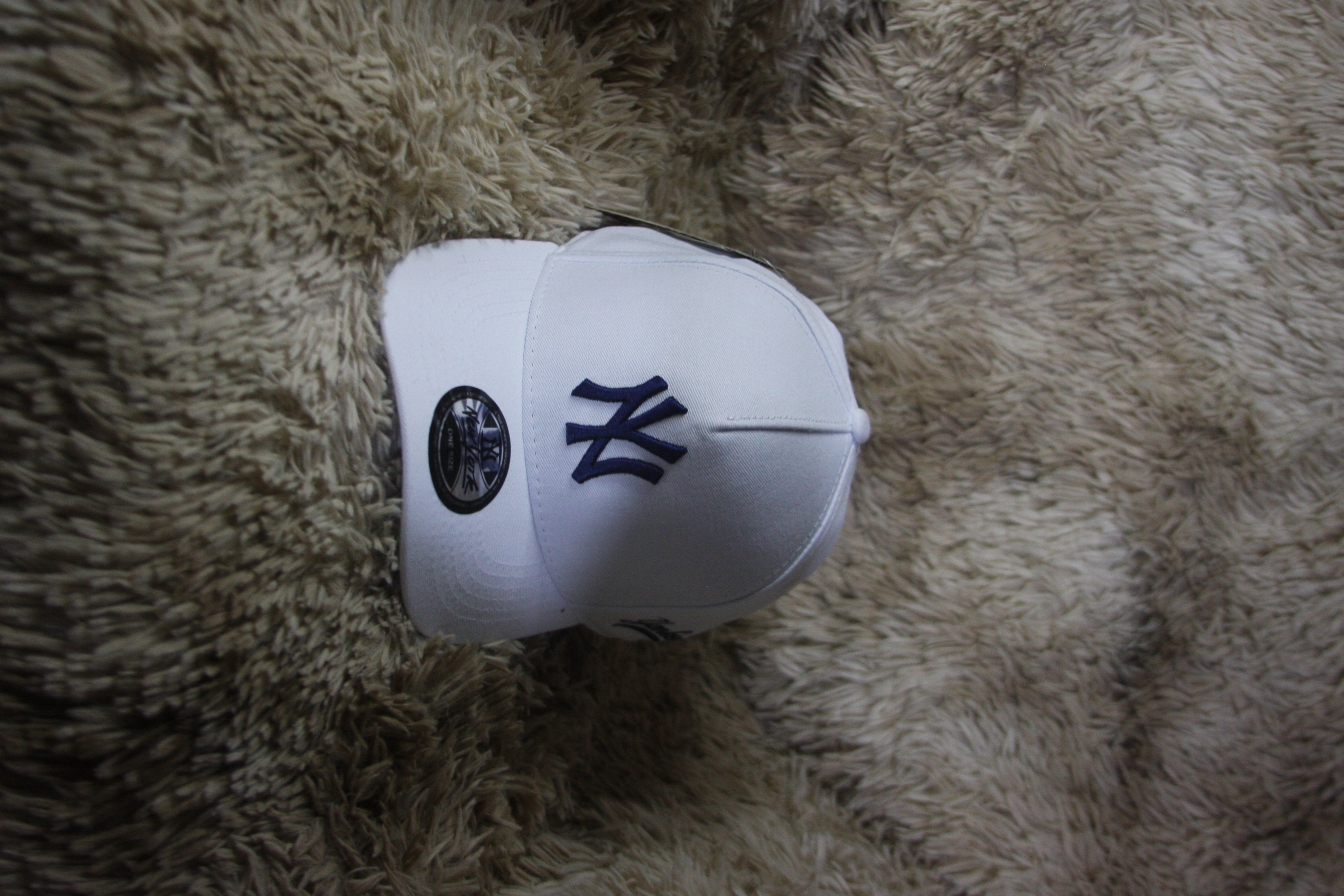 Gorra New York Yankees – Blanca / Azul Marino