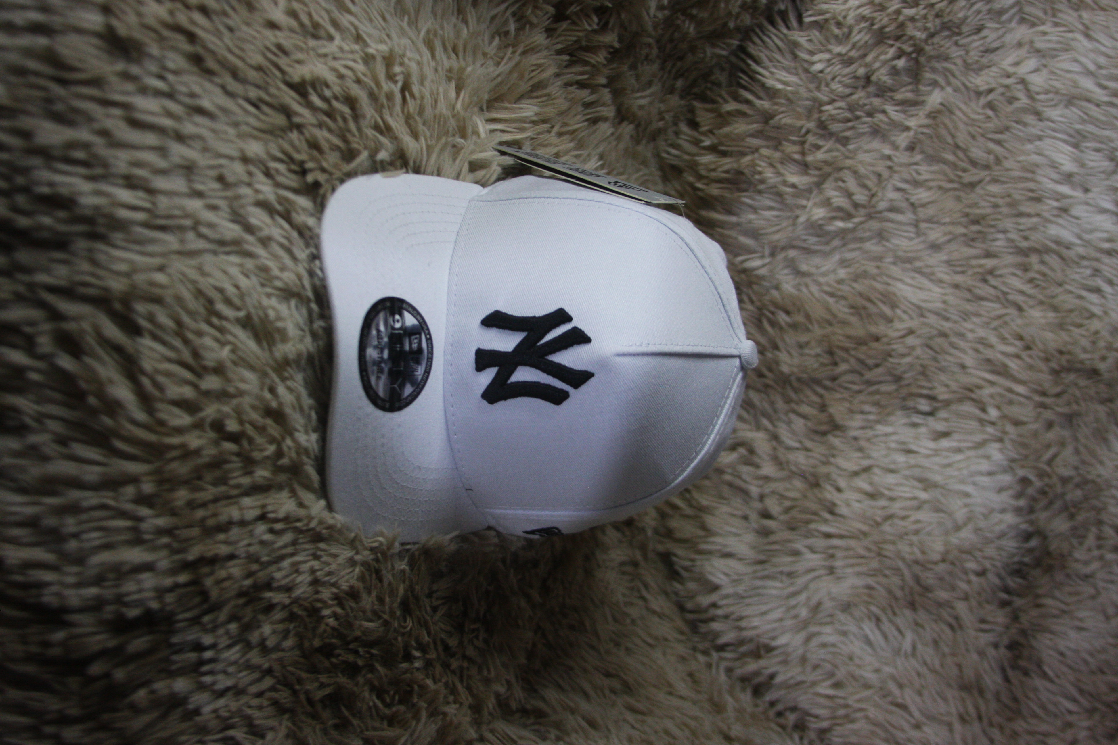 Gorra New York Yankees 9FORTY – Blanca / Negro