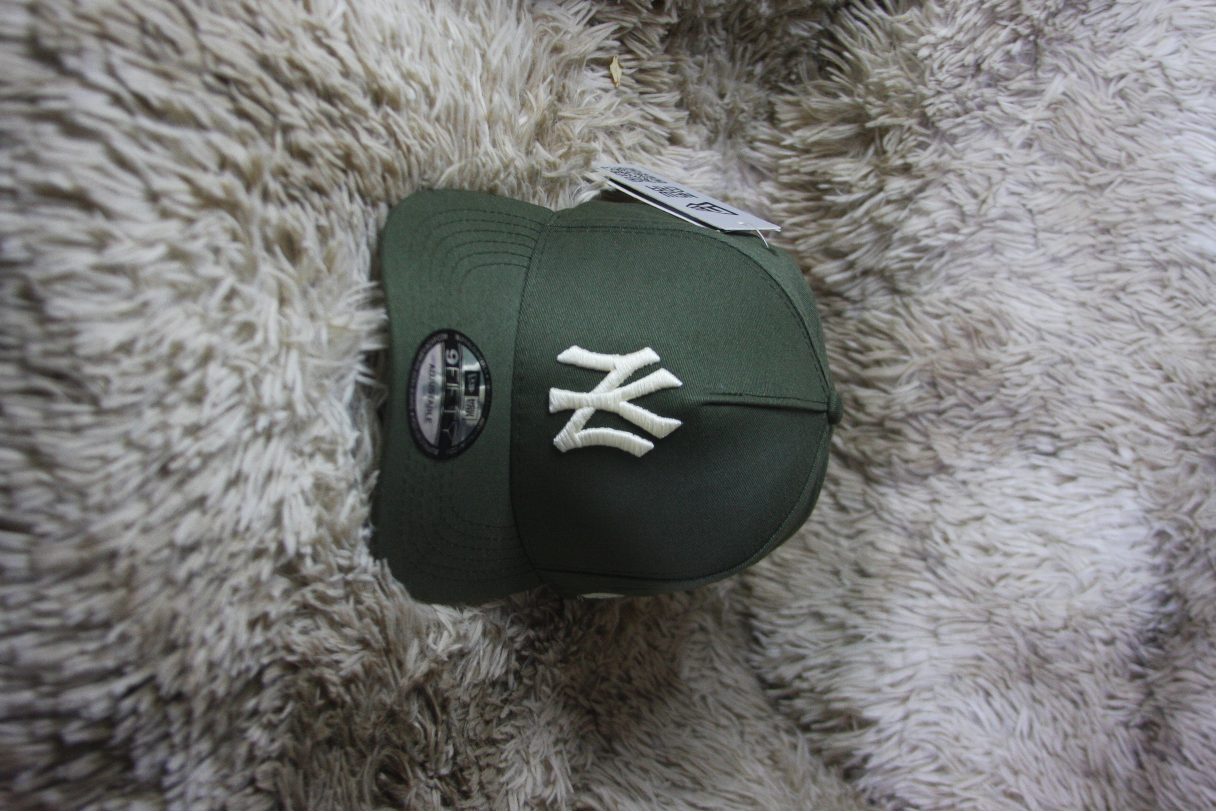 Gorra New York Yankees 9FORTY – Verde Oliva / Blanco