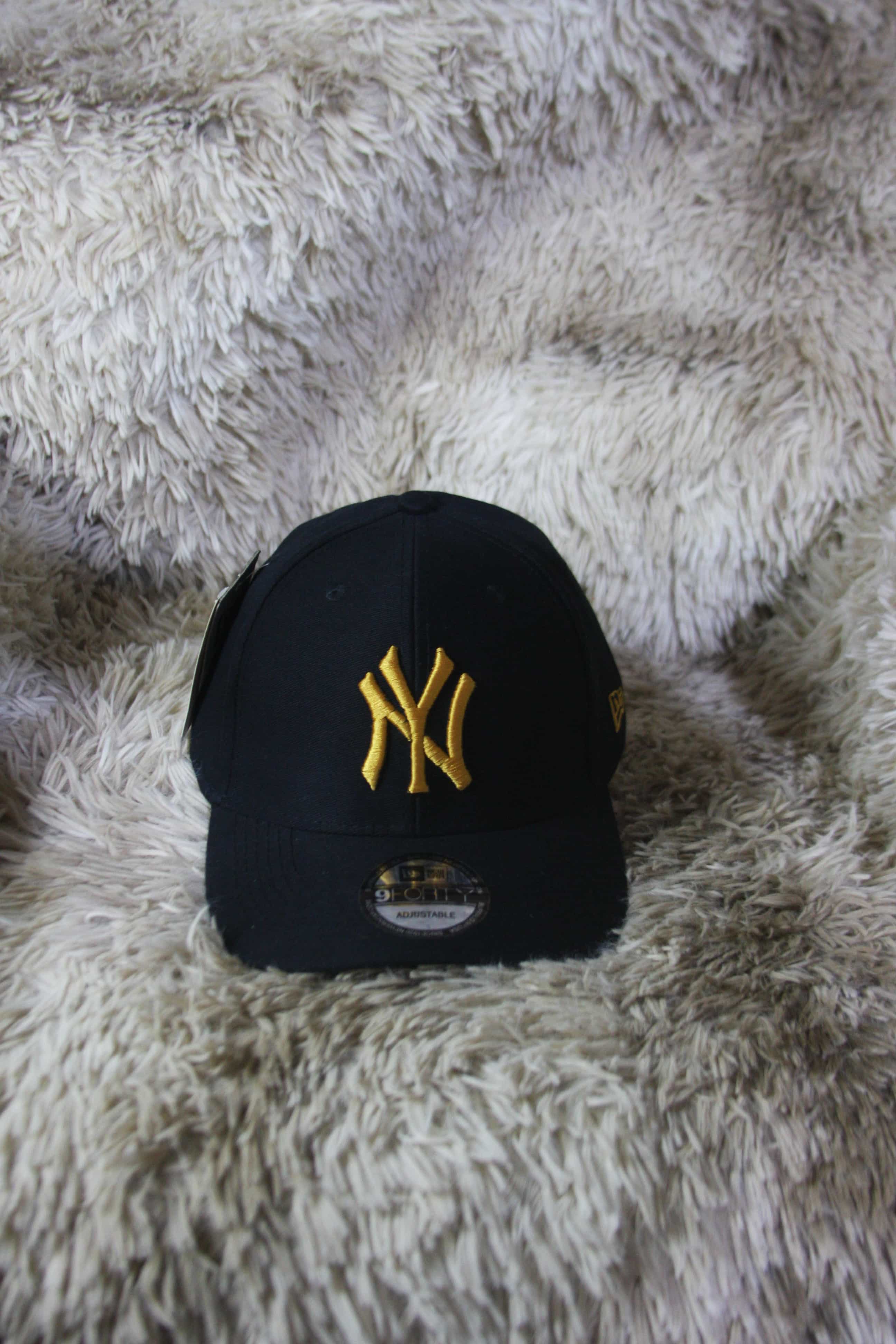 Gorra New York Yankees 9FORTY – Negro / Dorado 