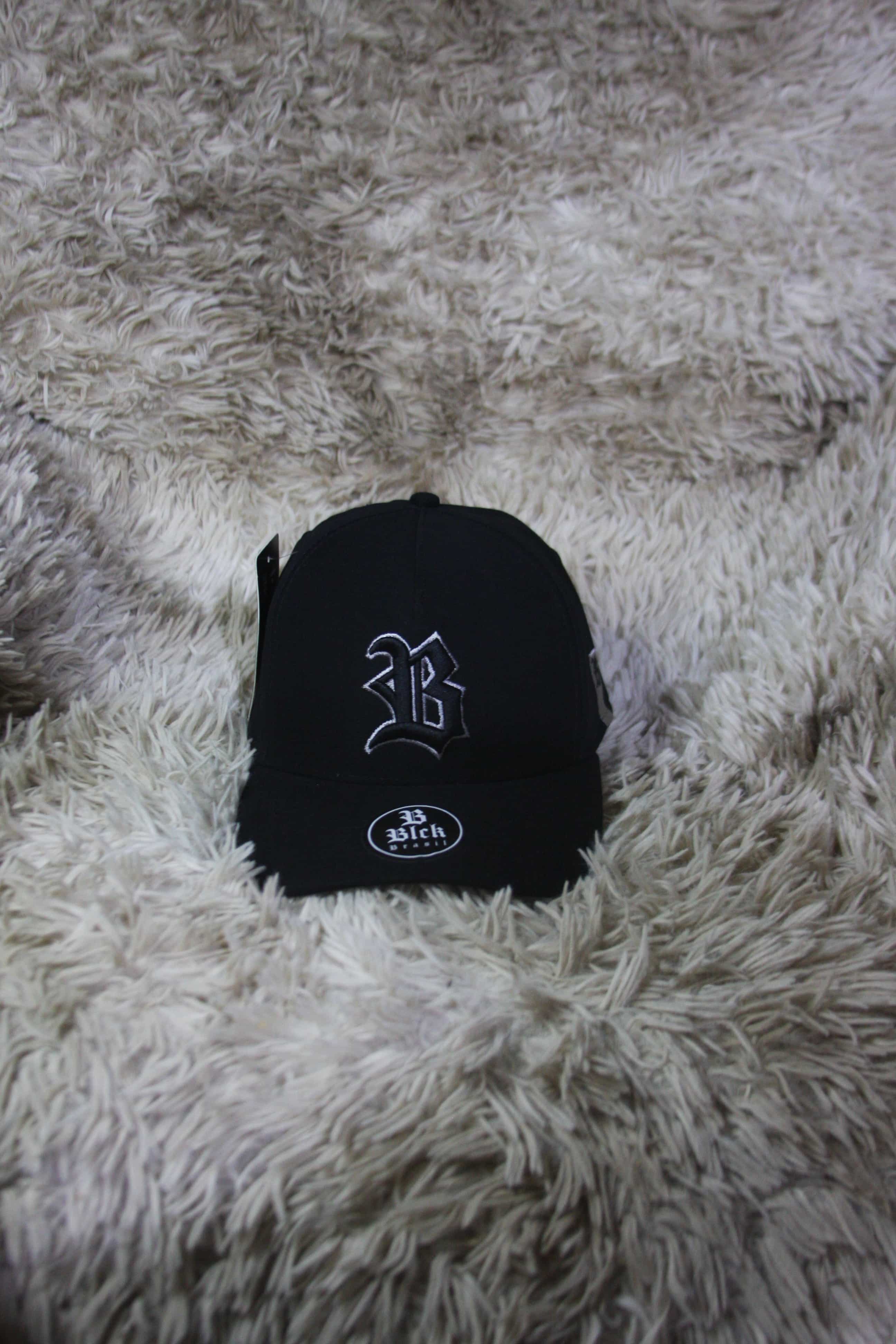 Gorra Negra – Modelo B (Logo Negro)